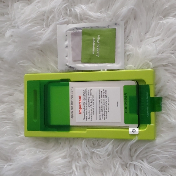 PureGear High Definition Tempered Glass Screen Protector for Galaxy S10 - Picture 3 of 6